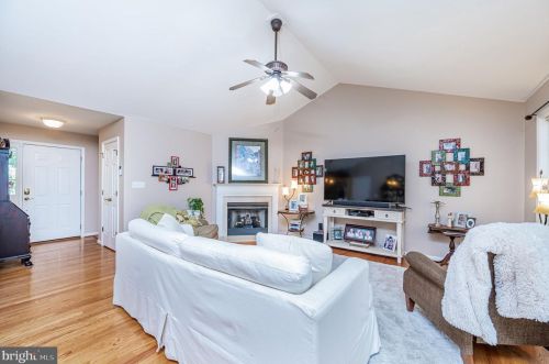 117 Riverside Dr, Bybee VA  22963-2020 exterior