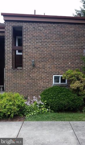 12 Campbell Pl, Camp Hill, PA 17011-2530