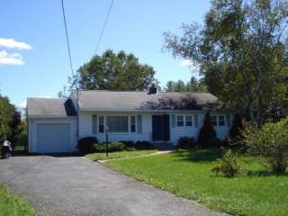 136 Van Dyke Rd, Bethlehem, NY 12054-5110