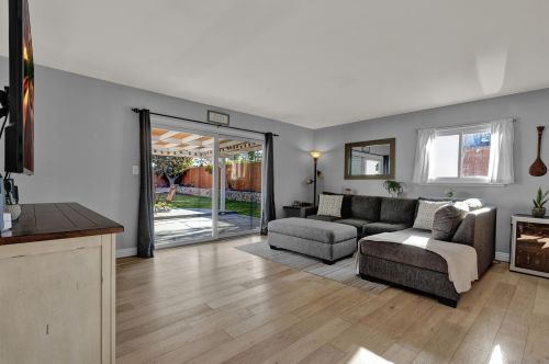 4471 Appleton St, San Diego CA 92117-1909 exterior