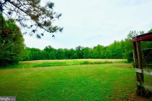 1823 Harvey Straughn Rd, Blackbird DE  19734-9646 exterior