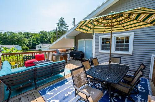 4 Riverview Rd, Uncasville CT  06382-1914 exterior