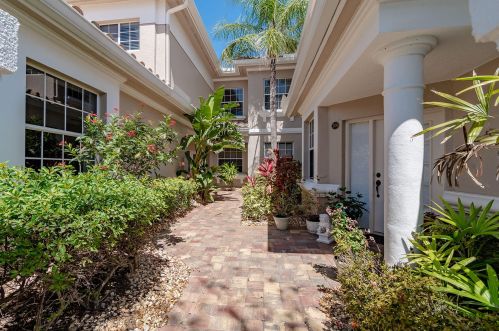3965 Deer Crossing Ct, Naples, FL 34114-6405