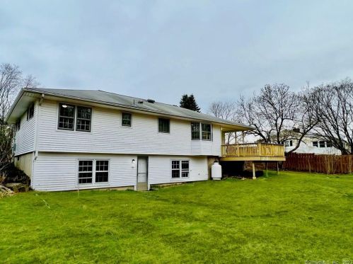 20 Barnum Rd, Danbury CT  06811-2936 exterior