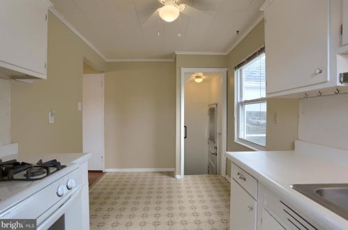 1307 Kingsley Rd, Camp Hill PA  17011-6117 exterior