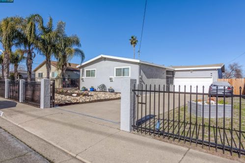 2881 Clearland Cir, West Pittsburg, CA 94565-3244