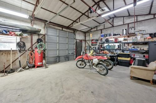 4951 Joe Wilson Rd, Midlothian TX  76065-4518 exterior