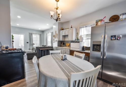 25 Hanson Ave, Perth Amboy NJ  08863-1730 exterior