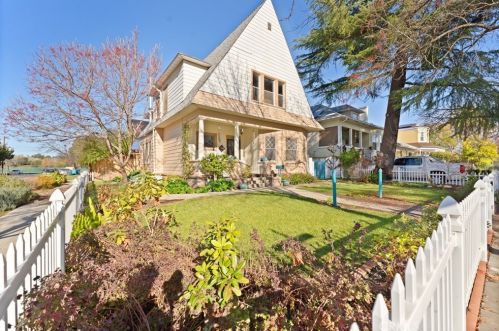 1126 Montgomery St, Oroville CA  95965-4725 exterior