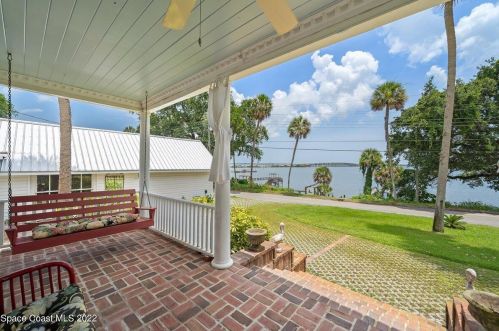 2915 Indian Riv Dr, Cocoa FL 32922-6607 exterior