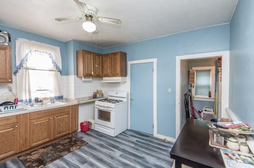 2849 Richards St, Milwaukee, WI 53212-2439