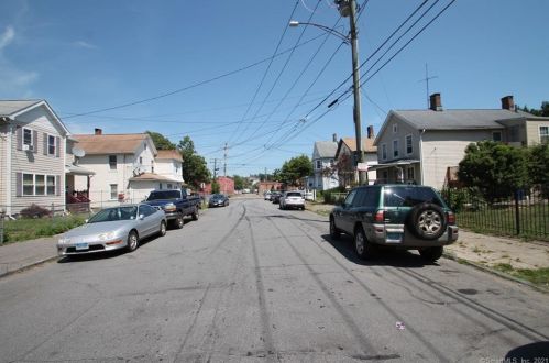 755 Ogden St, Bridgeport CT  06608-1736 exterior