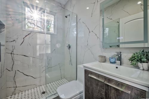 542 Linden St, Hempstead NY  11552-2649 exterior