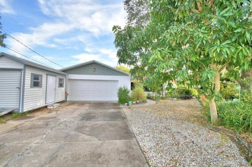 1337 Edgewater Beach Dr, Lakeland, FL 33805-4705