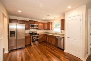1156 Tatesbrook Dr, Lexington, KY 40517-3030