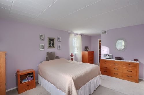 501 Camelot Dr, Pittsburgh PA  15237-4977 exterior