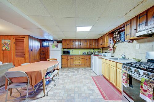 71 Cerenzia Blvd, Floral Park, NY 11003-3627