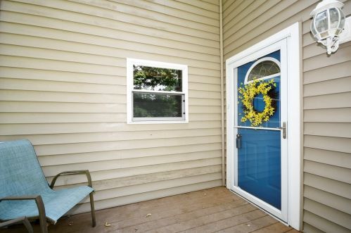 324 High St, Clinton, PA 15026-1728
