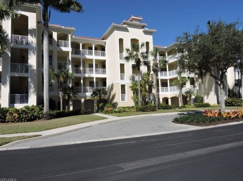 4873 Hampshire Ct, Naples, FL 34112-8425