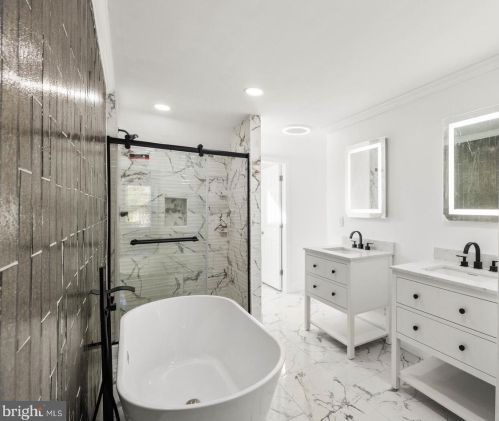 15 Franklin Ave, Beverly NJ  08010-1709 exterior