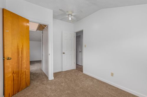 79 Sanders Dr, Florence KY  41042-2833 exterior
