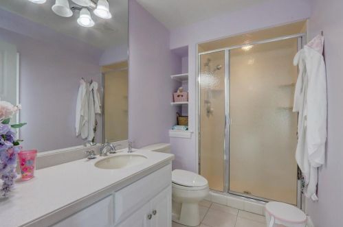 917 Evergreen Cir, Chenequa WI  53029-8636 exterior