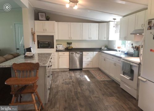 317 Holtzman Rd, Swartzville PA  17569-9769 exterior