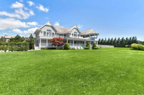 276 Oneck Ln, West Hampton Beach, NY 11978-1922