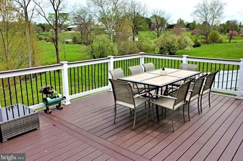 39068 Irish Corner Rd, Lovettsville VA  20180-2742 exterior