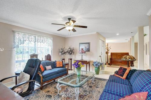 920 203rd Ave, Hollywood FL  33029-3439 exterior