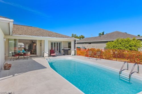 2305 19th Pl, Cape Coral, FL 33909-4604