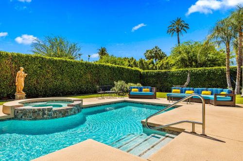 824 Avenida Palmas, Palm Springs CA  92262-5708 exterior