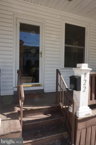 922 Grand Ave, Porter, PA 17980-1220