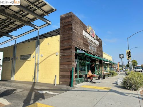 6120 Panama Ave, Richmond CA  94804-5524 exterior