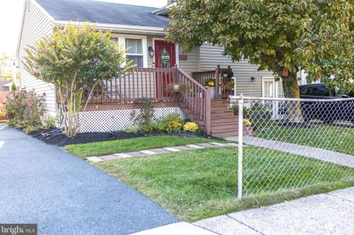 108 Memorial Dr, New Castle, DE 19720-1336