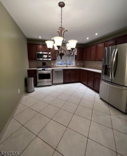 305 5th St, Palisades Park NJ  07650-2222 exterior