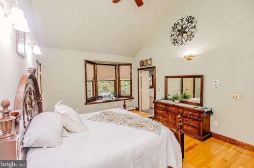 223 Meadow Dr, Yardley PA  19067-1311 exterior