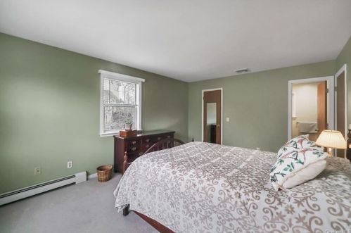 3 Geering Way, Fishkill NY  12524-1136 exterior