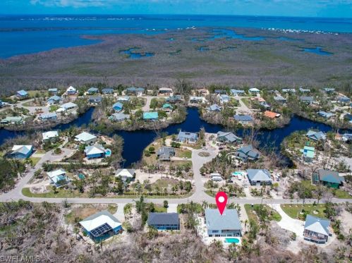 1724 Bunting Ln, Sanibel FL  33957-4226 exterior