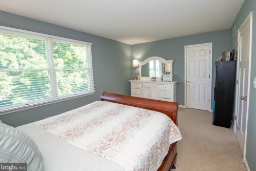 156 Whitney Ln, Southampton PA  18954-1080 exterior