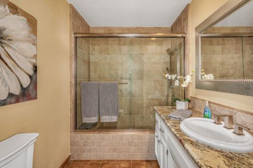 1047 Tyler Ave, Los Banos CA 93635-4839 exterior