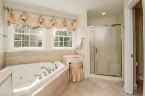 35 Roast Meat Hill Rd, Deep River CT  06419-1425 exterior