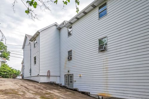 913 Main St, Latrobe, PA 15650-1636