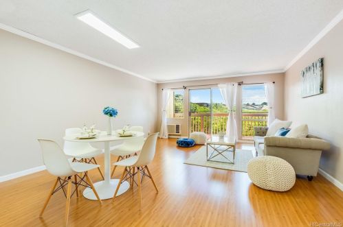 98-1069 Komo Mai Dr, Aiea, HI