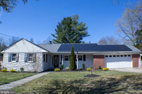 23 Drexel St, West Deptford, NJ 08096-1578