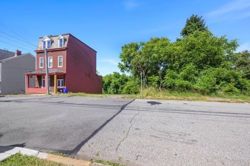 2627 Ellis St, Pittsburgh, PA 15214-2827