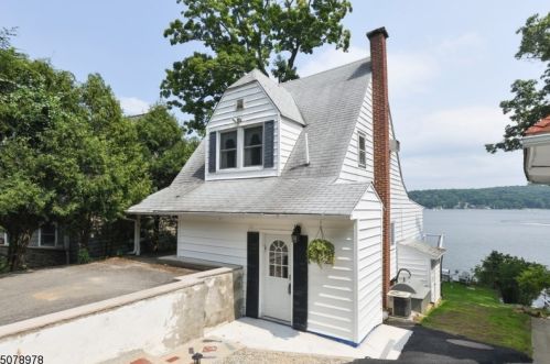 255 Lakeside Blvd, Hopatcong, NJ 07843-1619