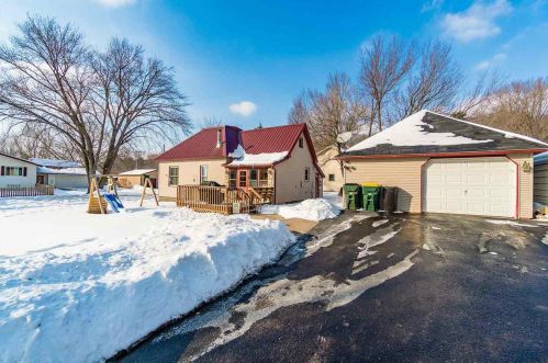 308 Clay St, La Valle, WI 53941-8547