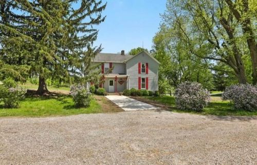 15374 Perry Rd, Laurelville, OH 43135-9708
