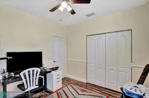 13305 32nd St, Hollywood FL 33027-3911 exterior